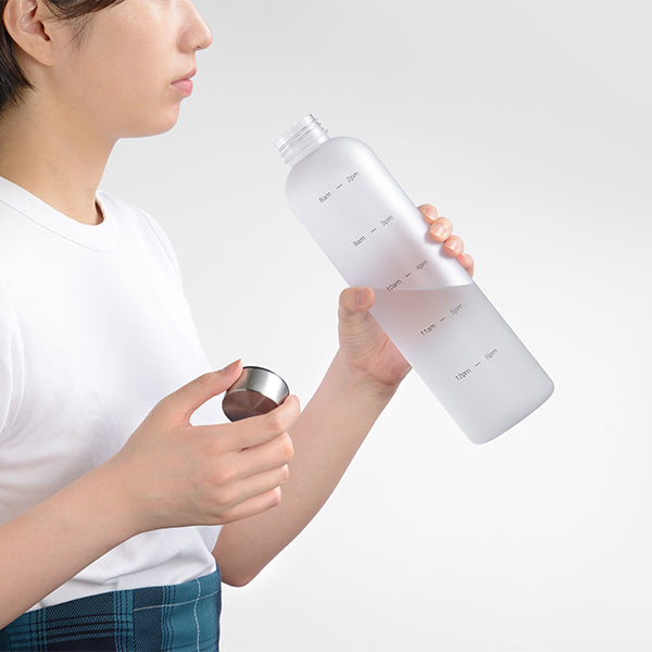 クリアボトル 目盛り付き 1L｜軽量・シンプル・持ち運びやすいウォーターボトル